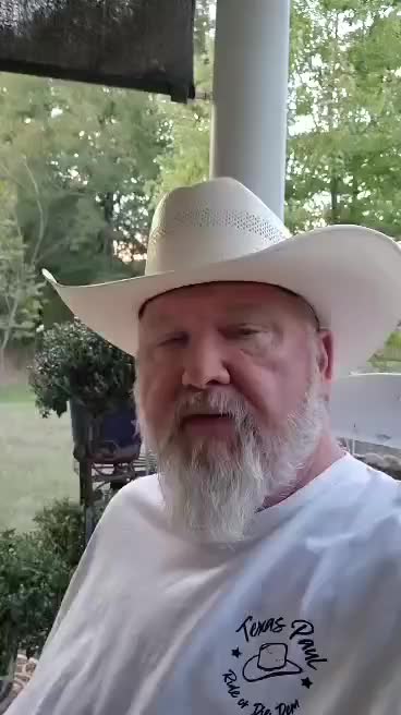텍사스 폴 슈뢰더: "이번 선거는 공화당의 Hail Mary 연극이 모든 것에 대해 거짓말을 하는 것 같습니다."